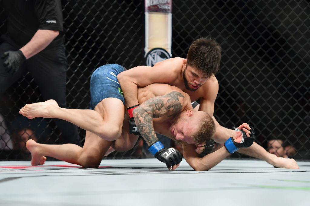 E nokautoi për vetëm 32 sekonda, Henry Cejudo e nënshtron T.J. Dillashaw