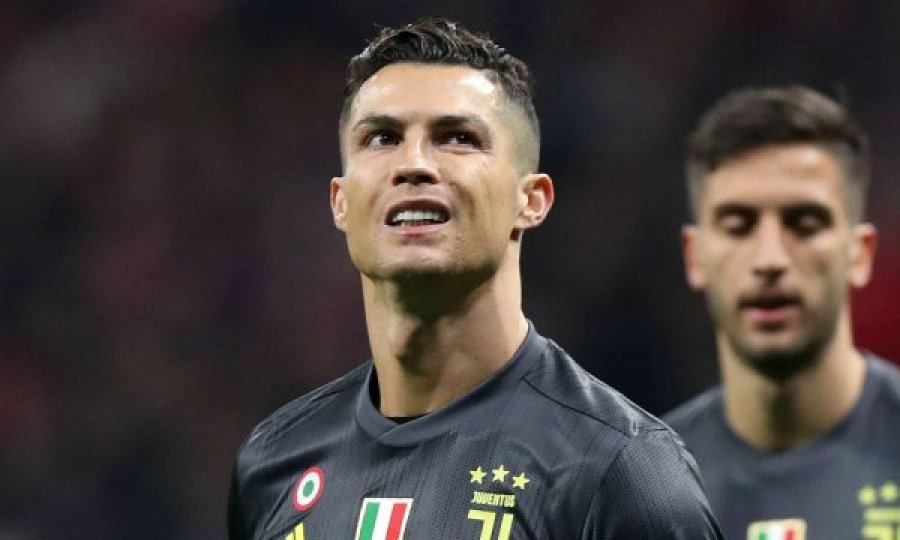 Lojtari i ardhshëm i Barçës e zemëron Ronaldon gjatë ndeshjes Ajax – Juventus