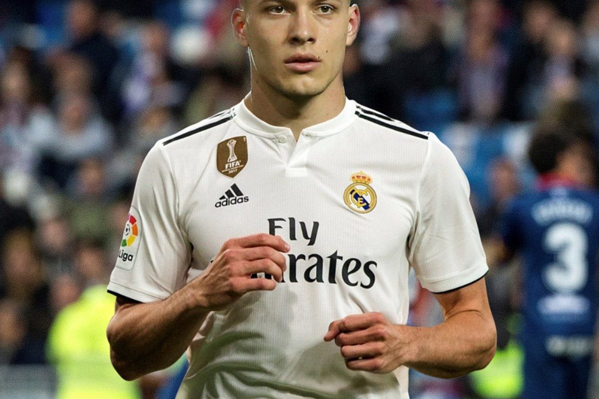Real Madrid transferon Luka Jovic